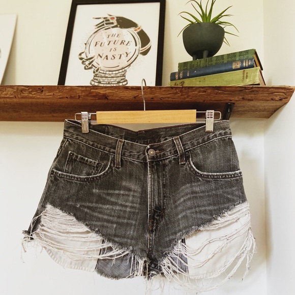 • s o l d • Vintage Levi’s Cutoffs - Picture 6 of 12